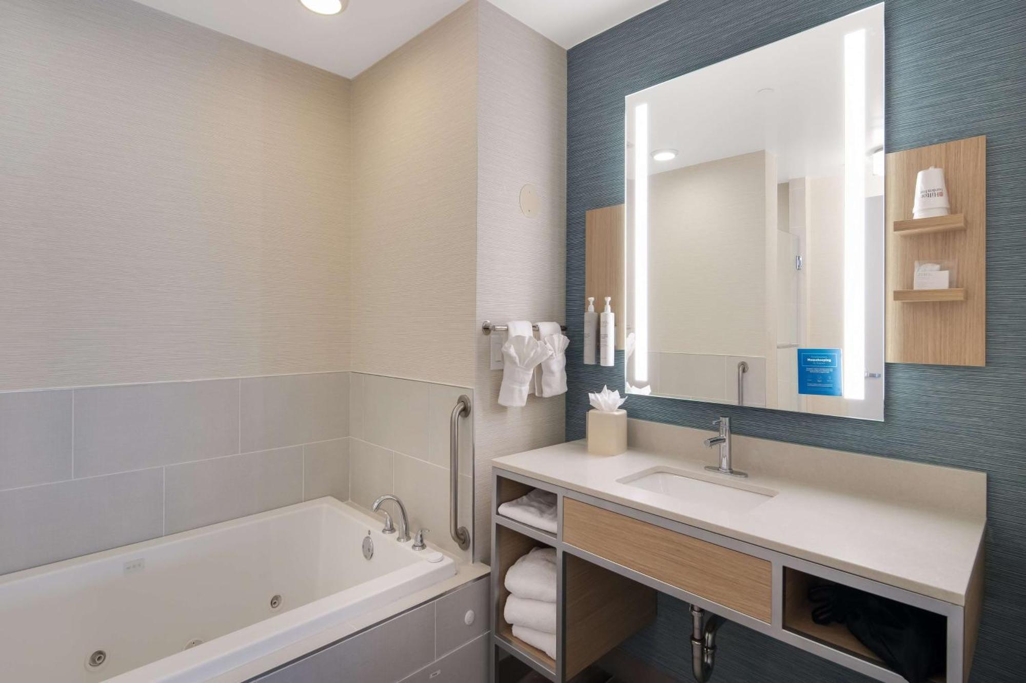 Hilton Garden Inn Madison West/Middleton Ngoại thất bức ảnh